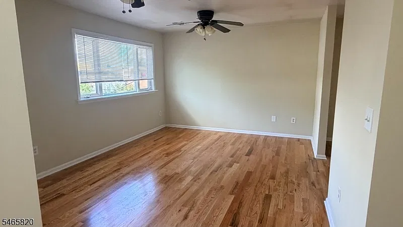 3 bed, 1.0 bath, $2,800 — Photo 3