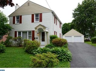 201 W Forrestview Rd, Brookhaven, PA 19015