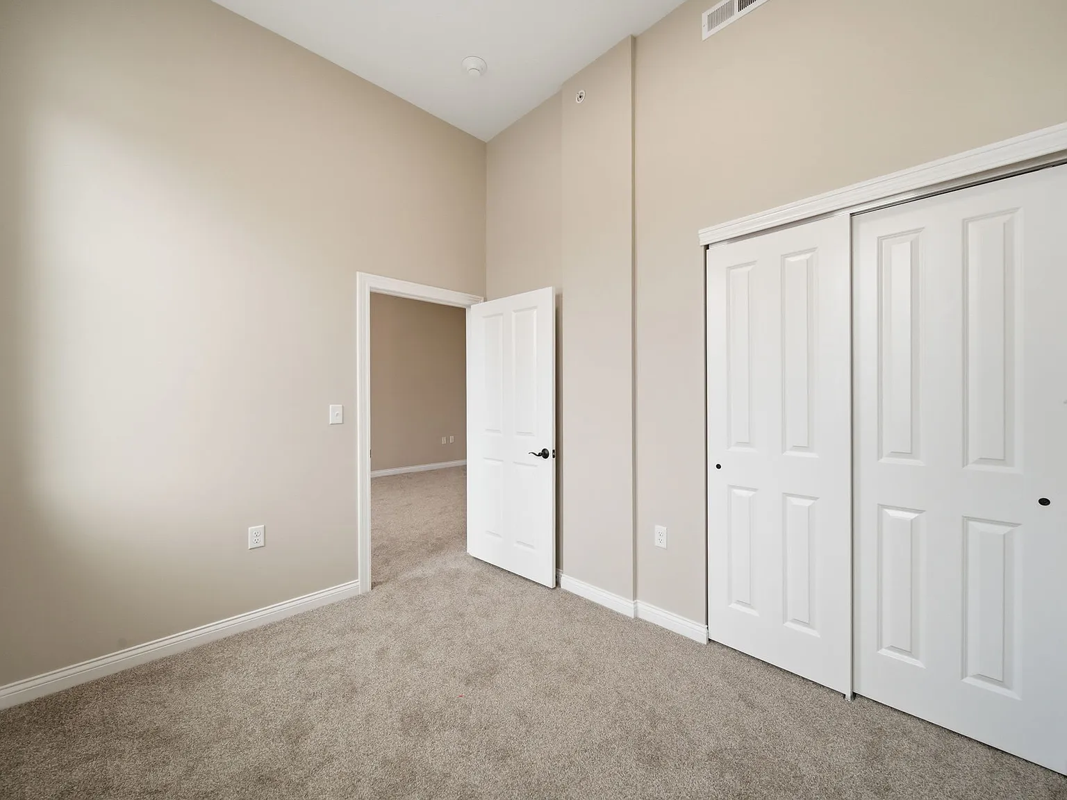 Park House - Residential - 204 — Photo 3