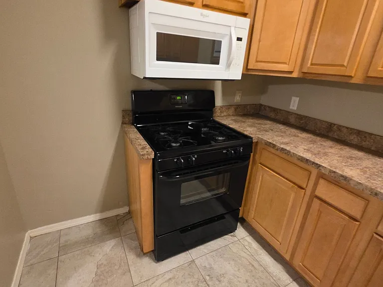 1716 W Palm Pl — Photo 11