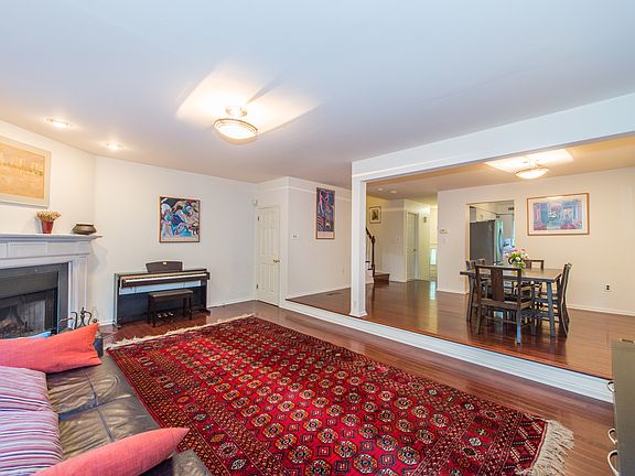 4th image of 41 Canterbury Ln