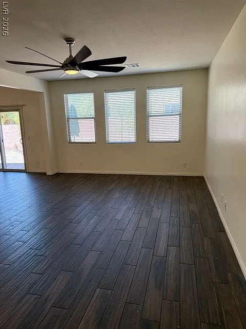 3 bed, 2.5 bath, 1981 sqft, $2,200 — Photo 4