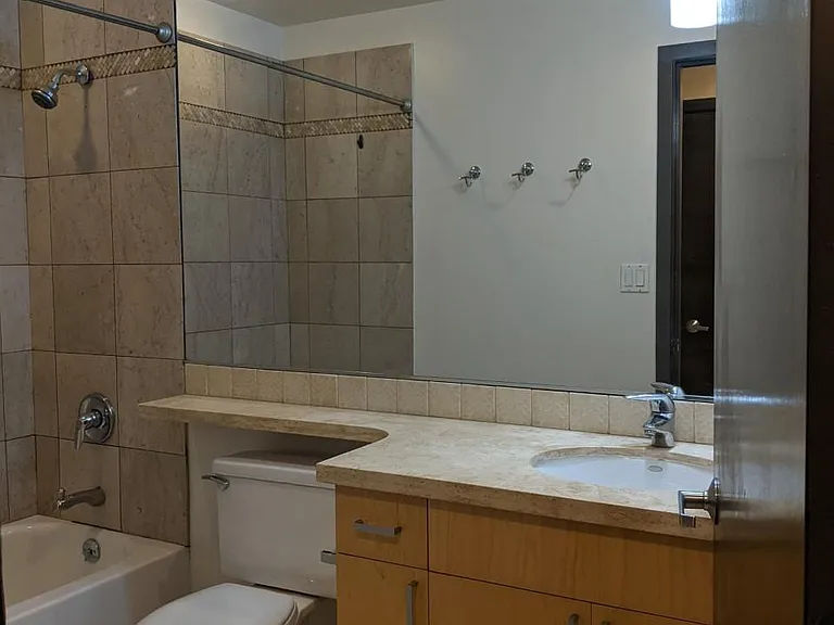 2716 Elliott Ave #306 — Photo 14
