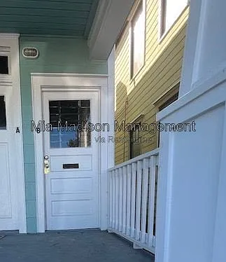 3 bed, 1.0 bath, 1050 sqft, $1,650 — Photo 2