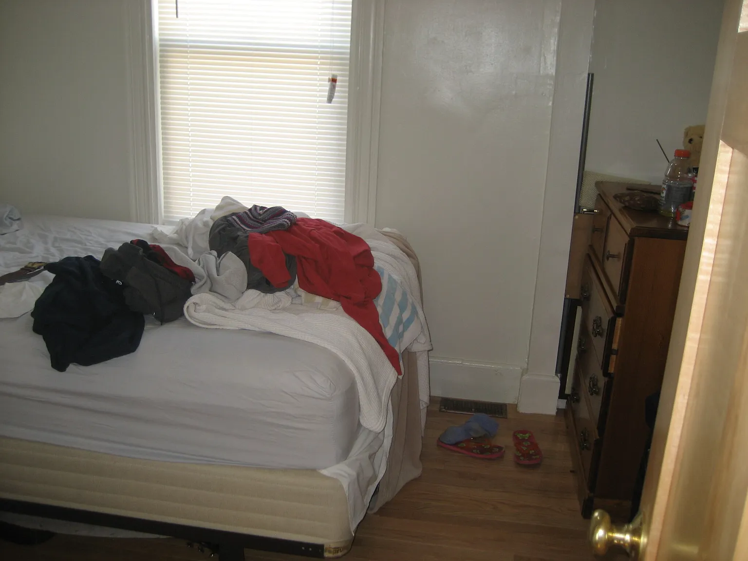 3 bed, 1100 sqft, $3,700 — Photo 2