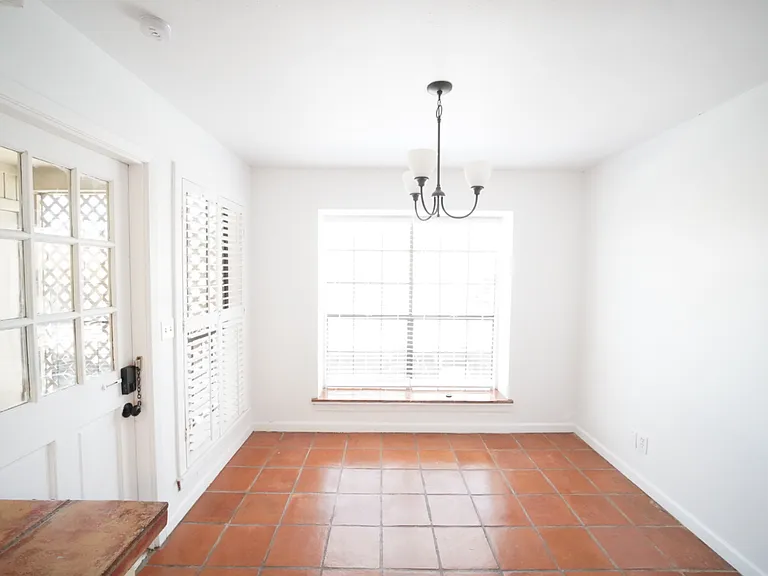 7926 Broadway St #102 — Photo 3