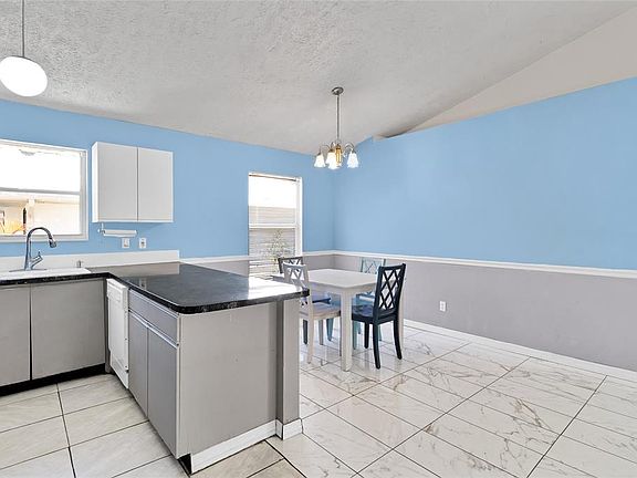 5th image of 219 15th Pl