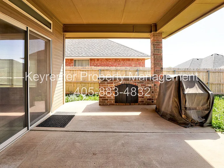 9016 NW 75th St — Photo 31