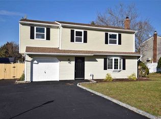 47 2nd Pl, Central Islip, NY 11722