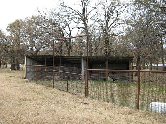 3rd image of 325 Chapel Ln