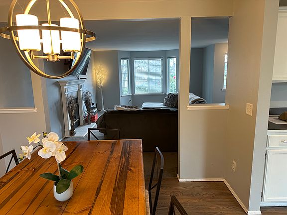 5th image of 3829 52nd Ave NE