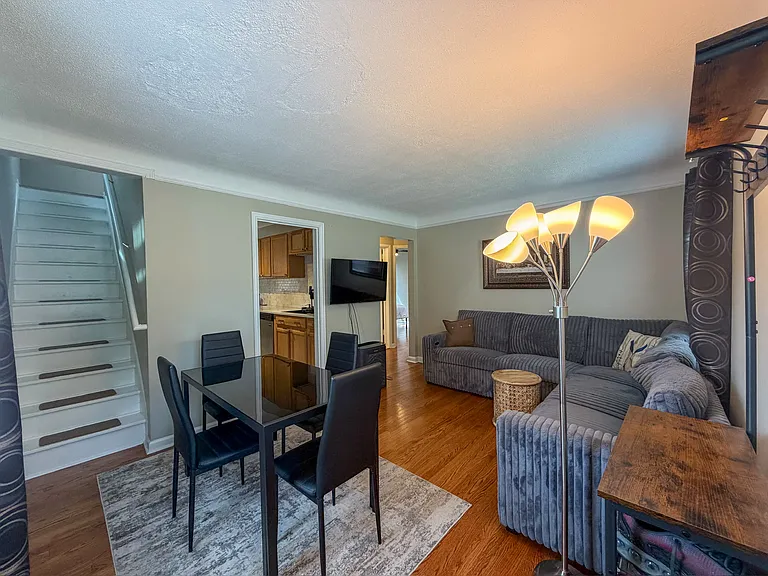2505 Bonner St — Photo 4