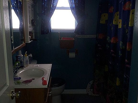 5th image of 803 Twin Oaks Dr