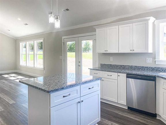 4th image of 518 Beaver Ct