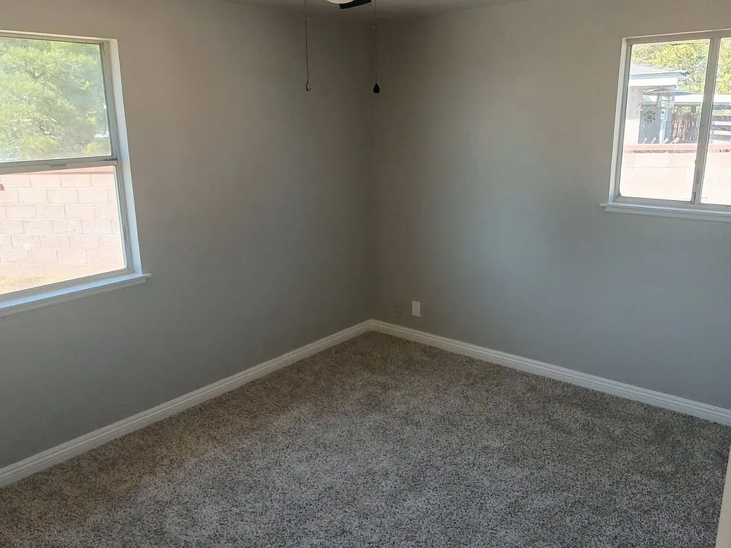3 bed, 1.0 bath, 938 sqft, $2,150 — Photo 4