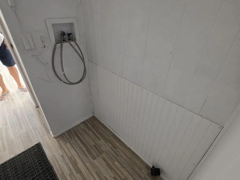 61 Lawrence Ct — Photo 6