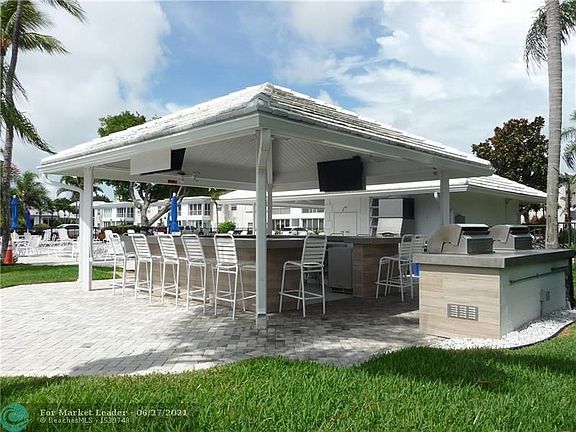 2nd image of 6469 Bay Club Dr APT 2