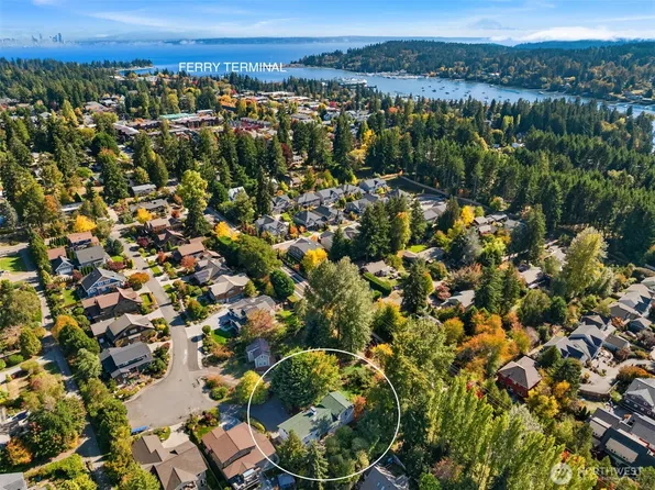 689 Pierce Court NW, Bainbridge Island, WA 98110
