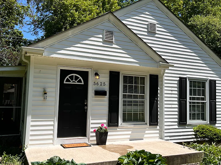 5625 Rosslyn Ave — Photo 1