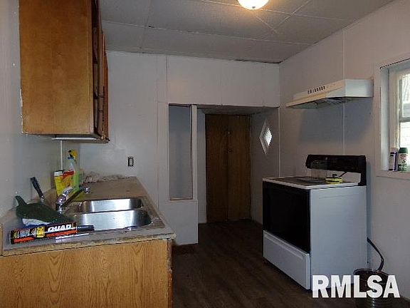 3rd image of 620 Walnut St