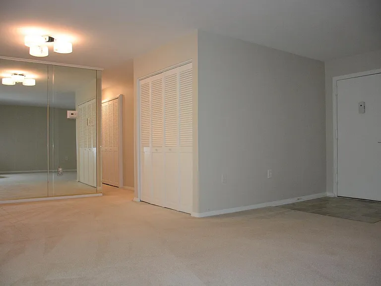 217 Victor Pkwy #F — Photo 5