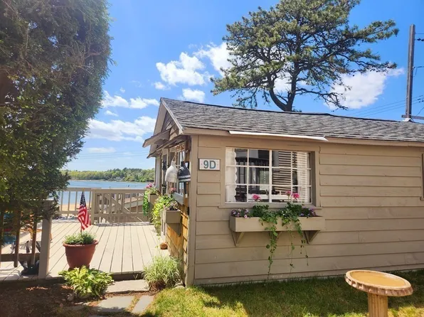 9 Windy Hill Rd #9D, Buzzards Bay, MA 02532