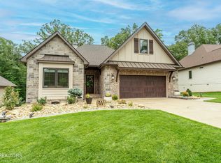 63 Oak Leaf Cir, Crossville, TN 38558