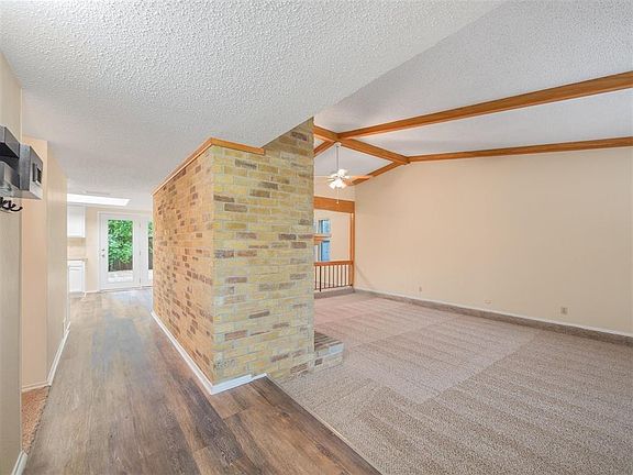 4th image of 3033 Castle Rock Ln