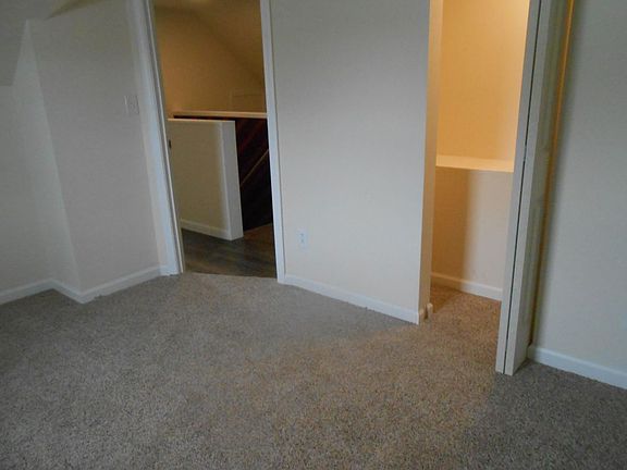 4th image of 220 W Lewis St