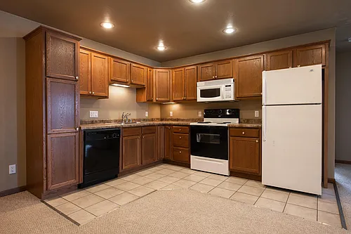 830 E Elm Dr Photo 1