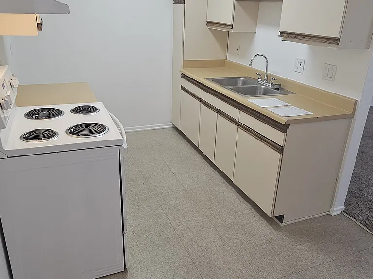 3242 W Orange Ave #7 — Photo 6