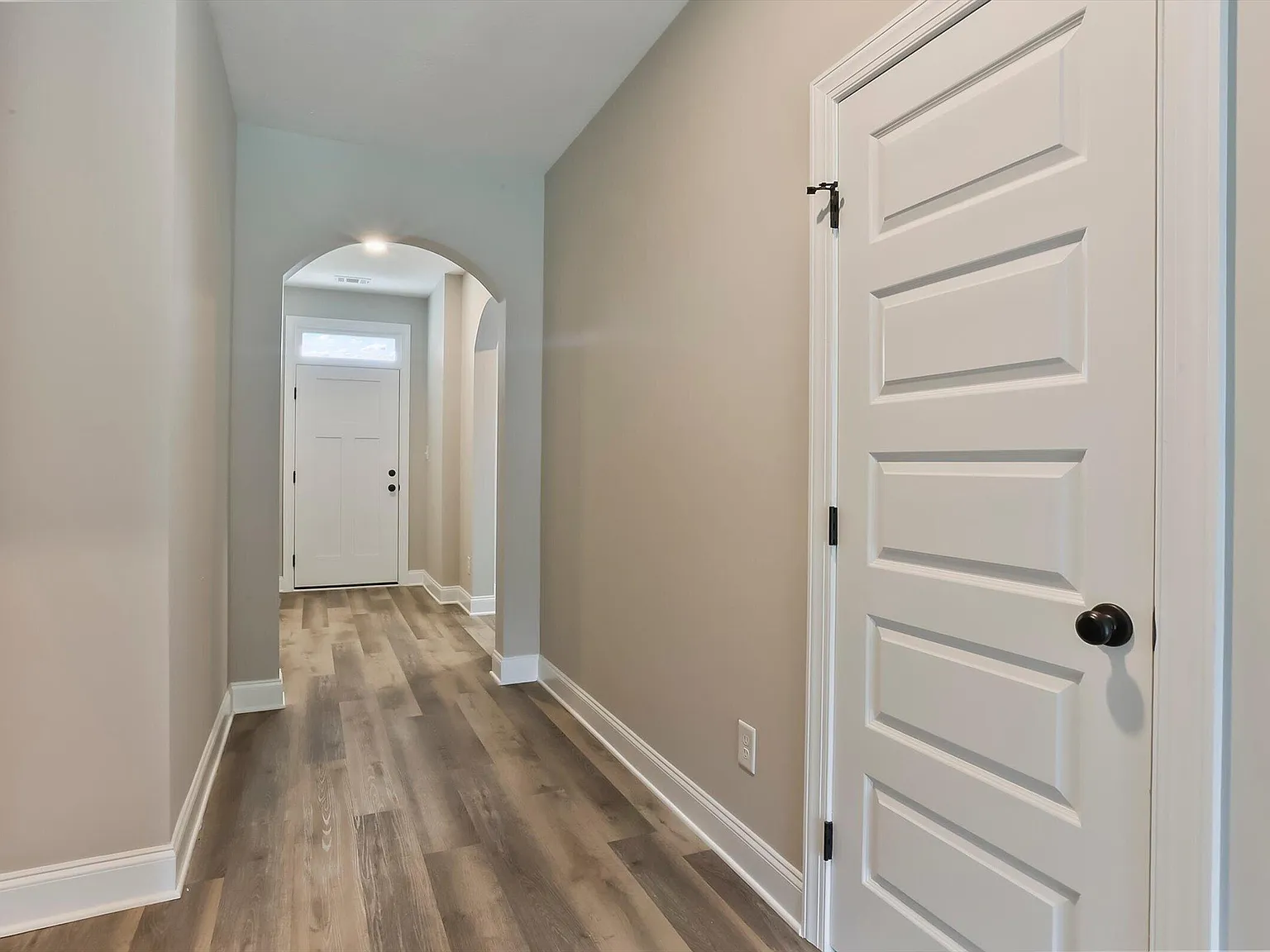 3 bed, 2.0 bath, 1617 sqft, $1,700 — Photo 3