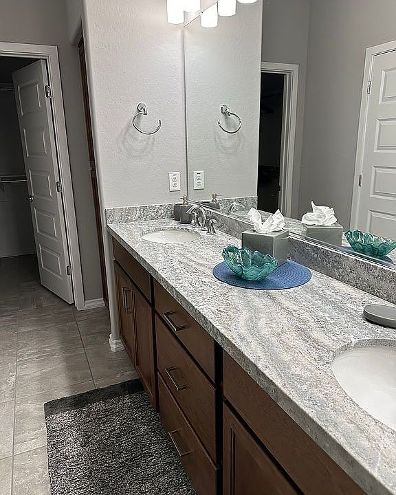 Master bath 