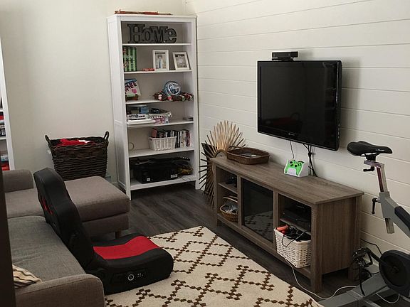 2nd family room or 3rd bedroom