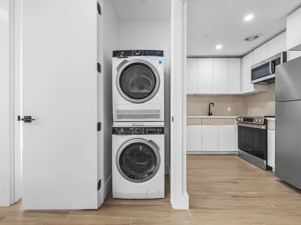 173 Rochester Avenue image 7 of 12