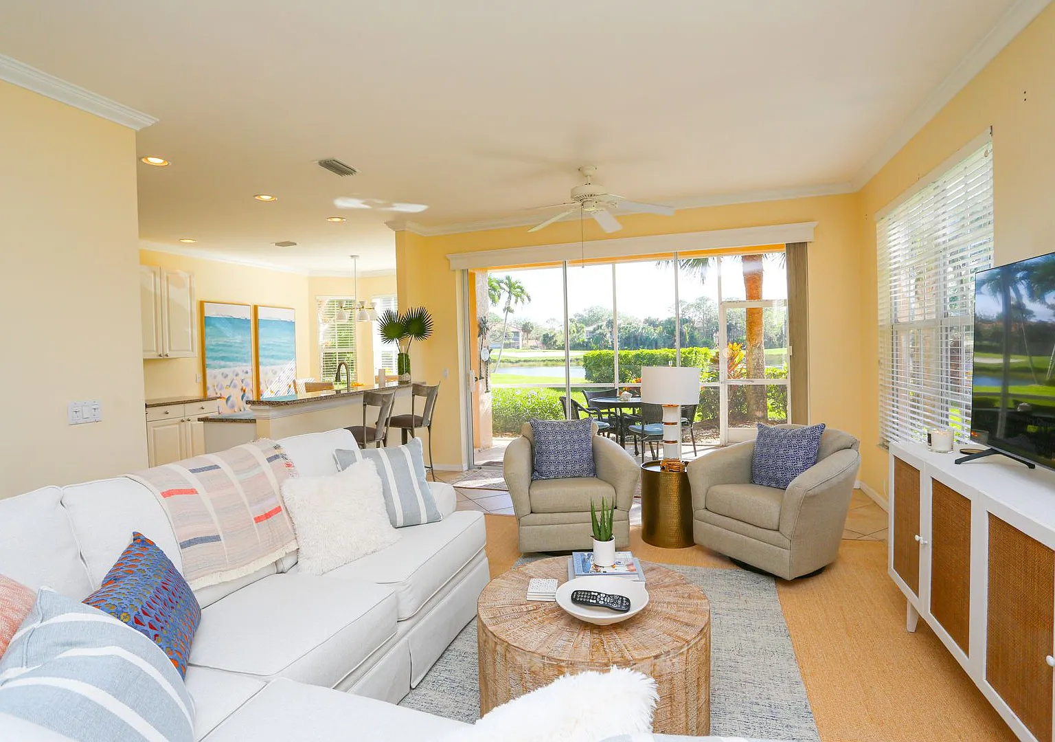 2/2 Beautiful Coach Home ** Spanish Wells Golf And Country Club Community ** Community Pools ** — Photo 4
