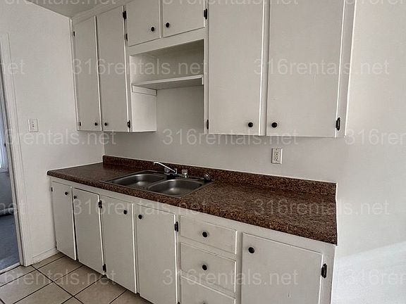 2nd image of 906 S High St #915