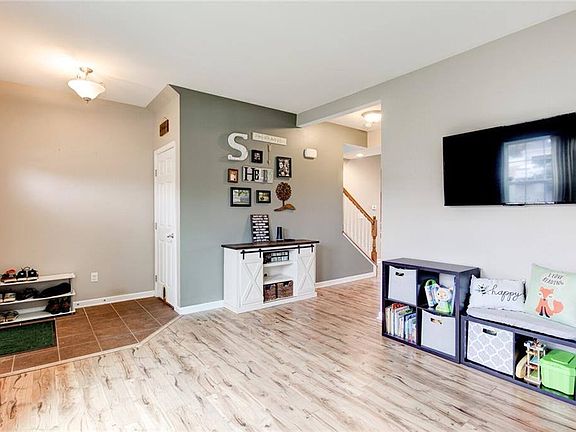 4th image of 102 Turkey Run Ln