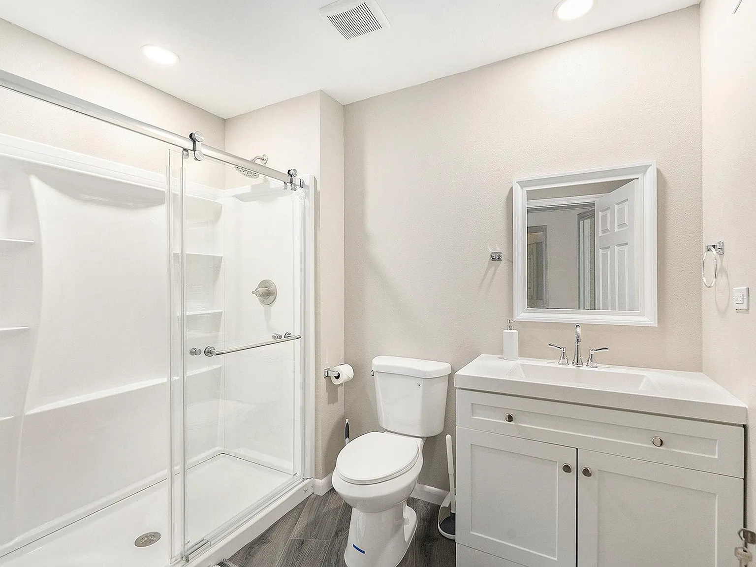 4 bed, 3.0 bath, 2784 sqft, $936 — Photo 3