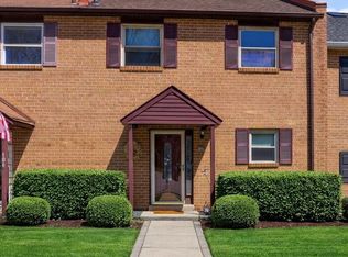 102 Eaton Dr, Wayne, PA 19087