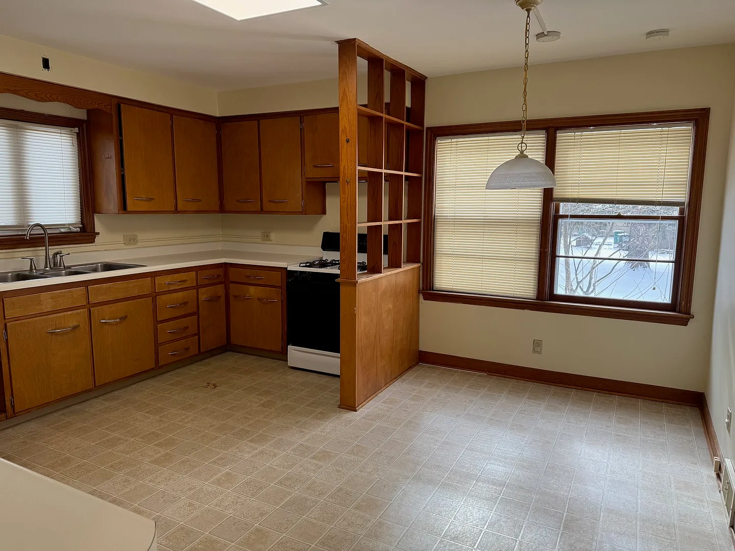 2 bed, 1278 sqft, $1,850 — Photo 2