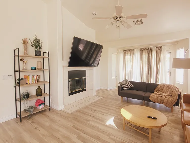 8720 W Kathleen Rd — Photo 10