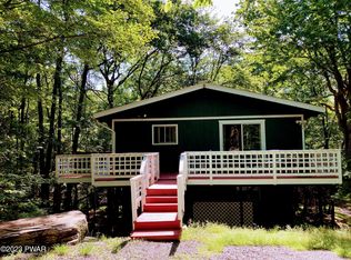 405 Canoebrook Dr, Hawley, PA 18428