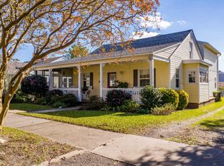 1609 Evans St, Morehead City, NC 28557