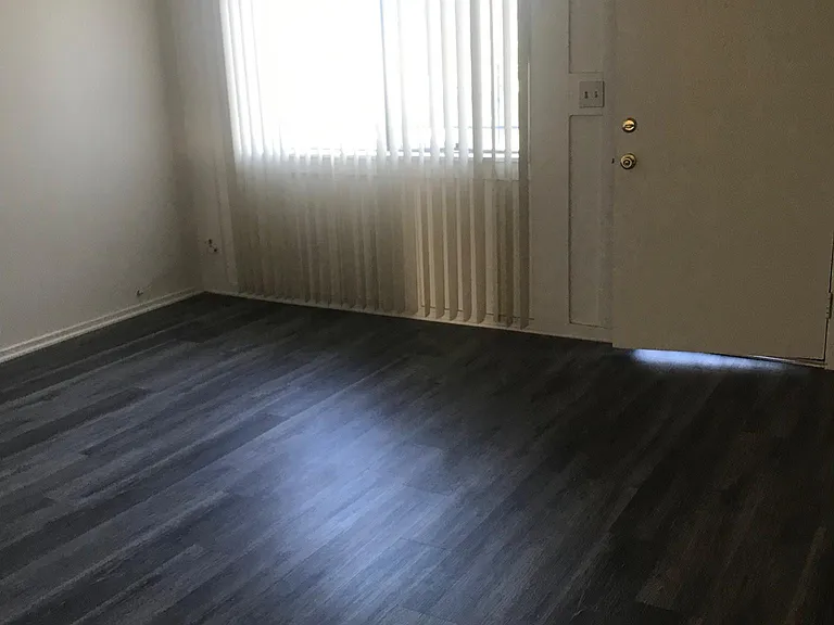 2441 S Orange Dr — Photo 5