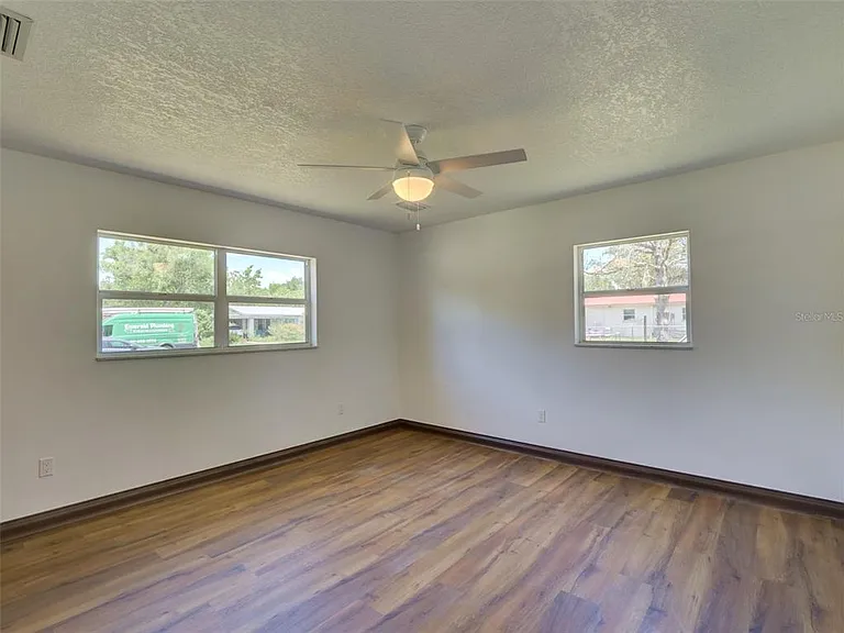 305 Sunset Dr — Photo 20