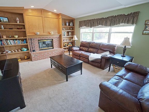 4th image of 4814 Sarah Dr
