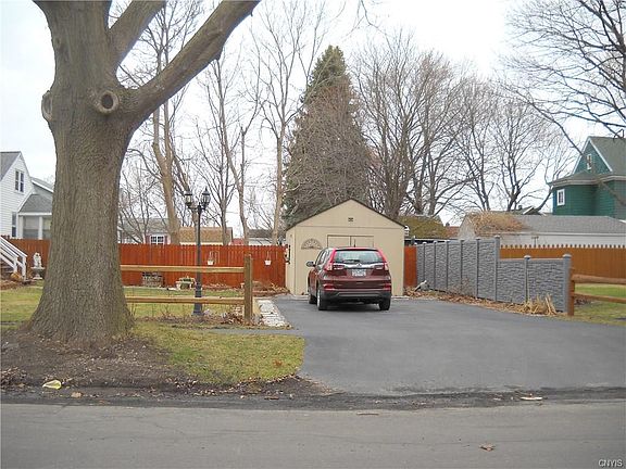 4th image of 200 Seventh North St