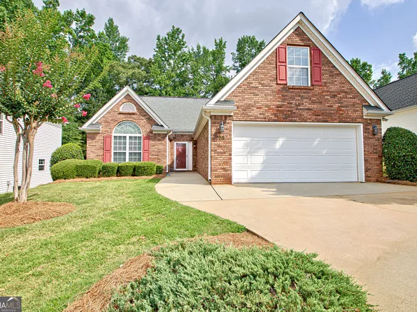 28 Steeplechase Dr, Newnan, GA 30263