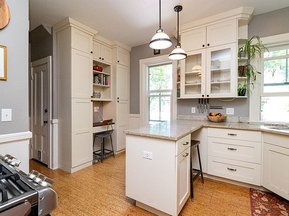 3rd image of 40 Ivory St